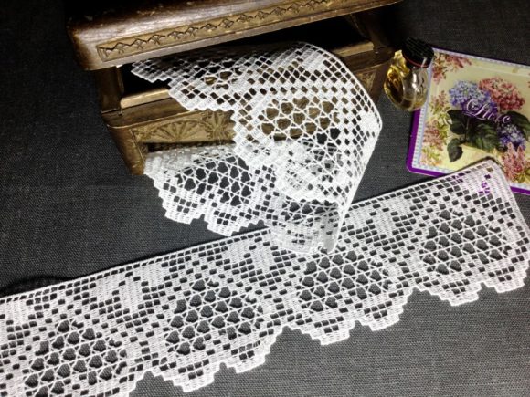 FSL Romantic Heart Lace Review for Gift Makers